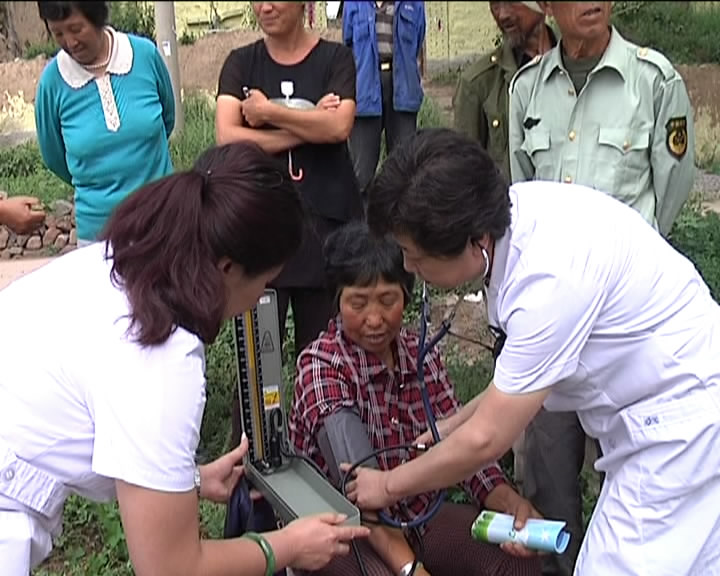 市人民医院在静乐县启动建设村卫生所扶贫工作